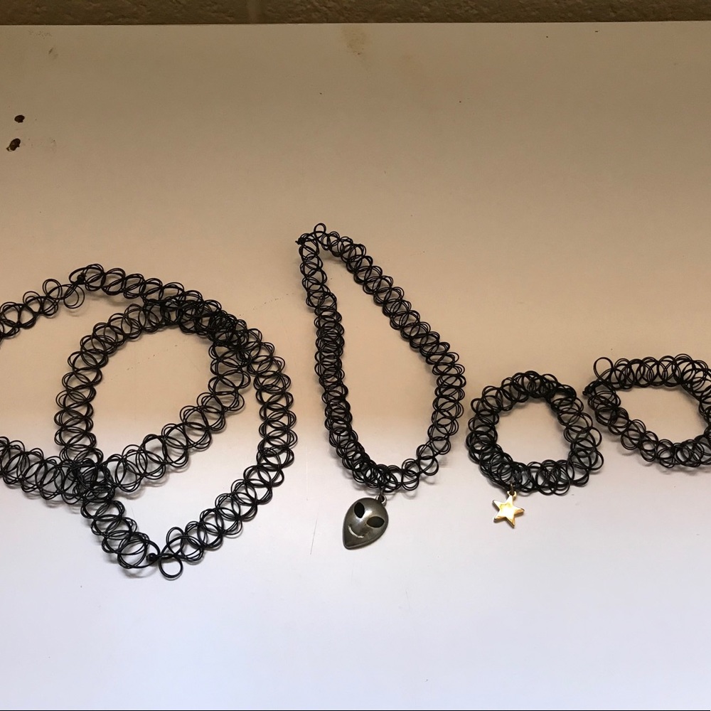 🔥ELASTIC TATTOO CHOKER NECKLACE AND BRACELET🔥